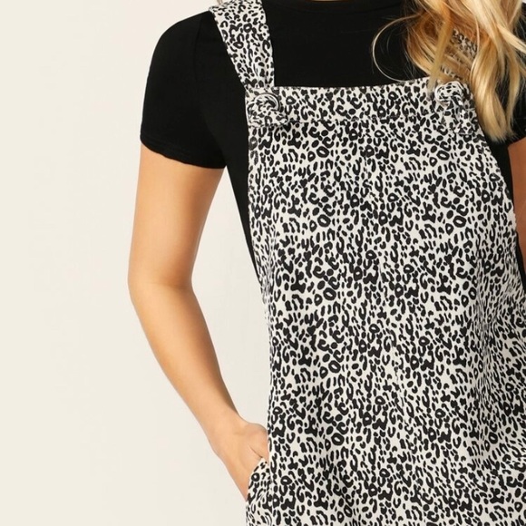 LEOPARD OVERALL ROMPER - Picture 4 of 4